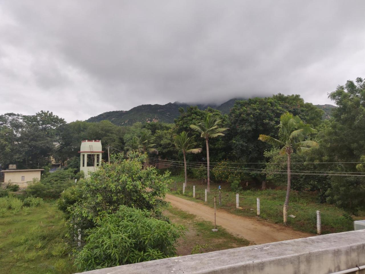 فندق Srb Residency Tiruvannāmalai المظهر الخارجي الصورة