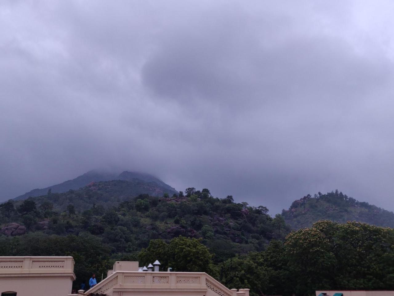 فندق Srb Residency Tiruvannāmalai المظهر الخارجي الصورة
